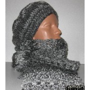 зимние шапки и шарфы
